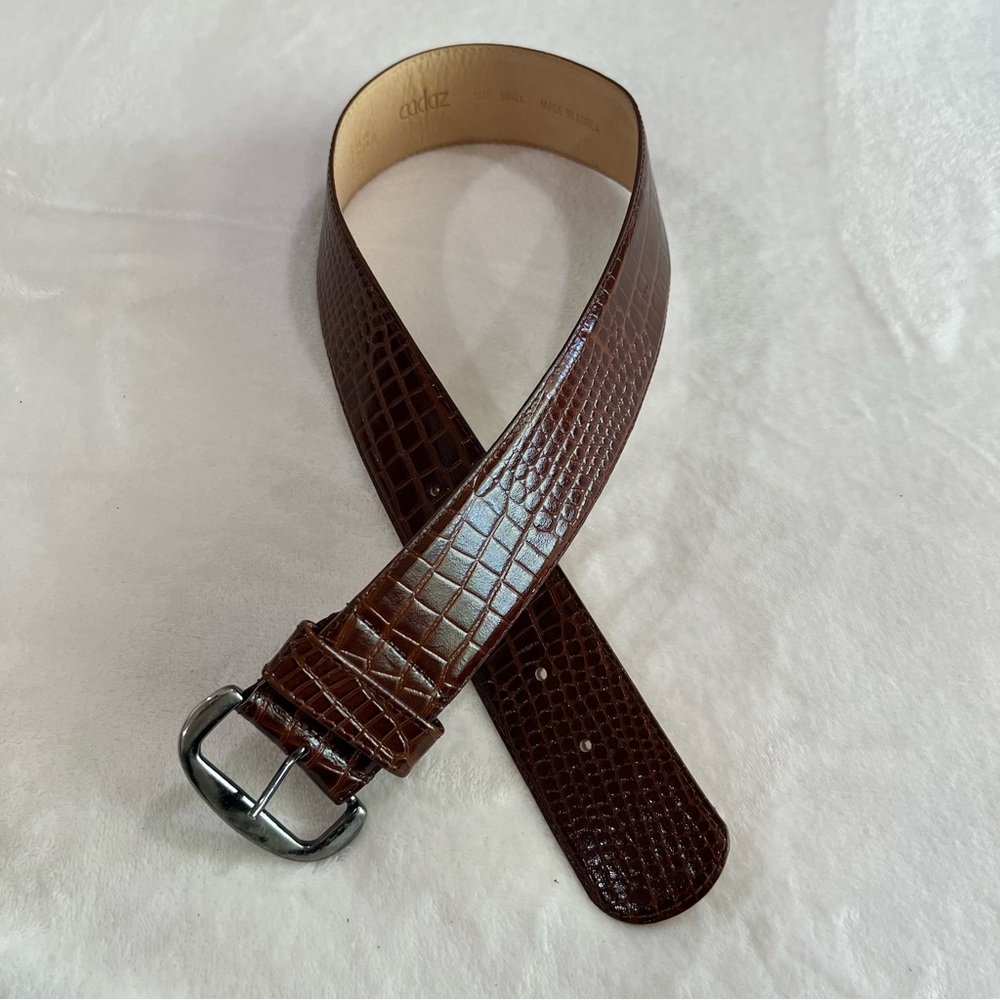 Vintage Women’s Cadaz Brown Leather Alligator Patterned Belt Size S 30” + Buckle